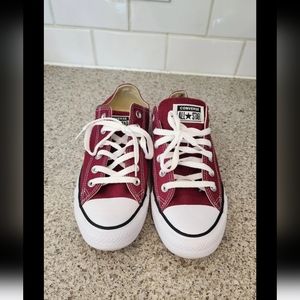 Converse Chuck Taylor All Star Maroon Size 9